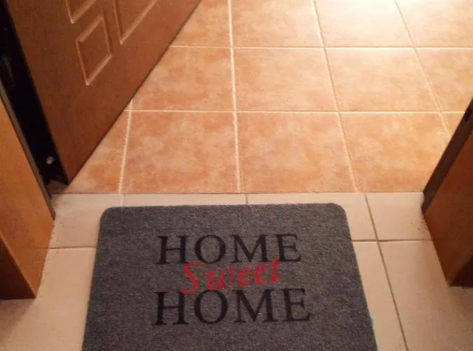 Ritsa Apartamento *