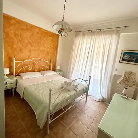 Ritsa 公寓 Peraía